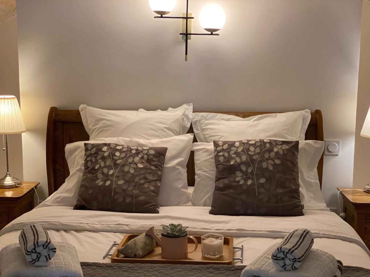 Appartement Avec Piscine Privee Dans Residence Pour 6 Personnes 于泽斯 外观 照片