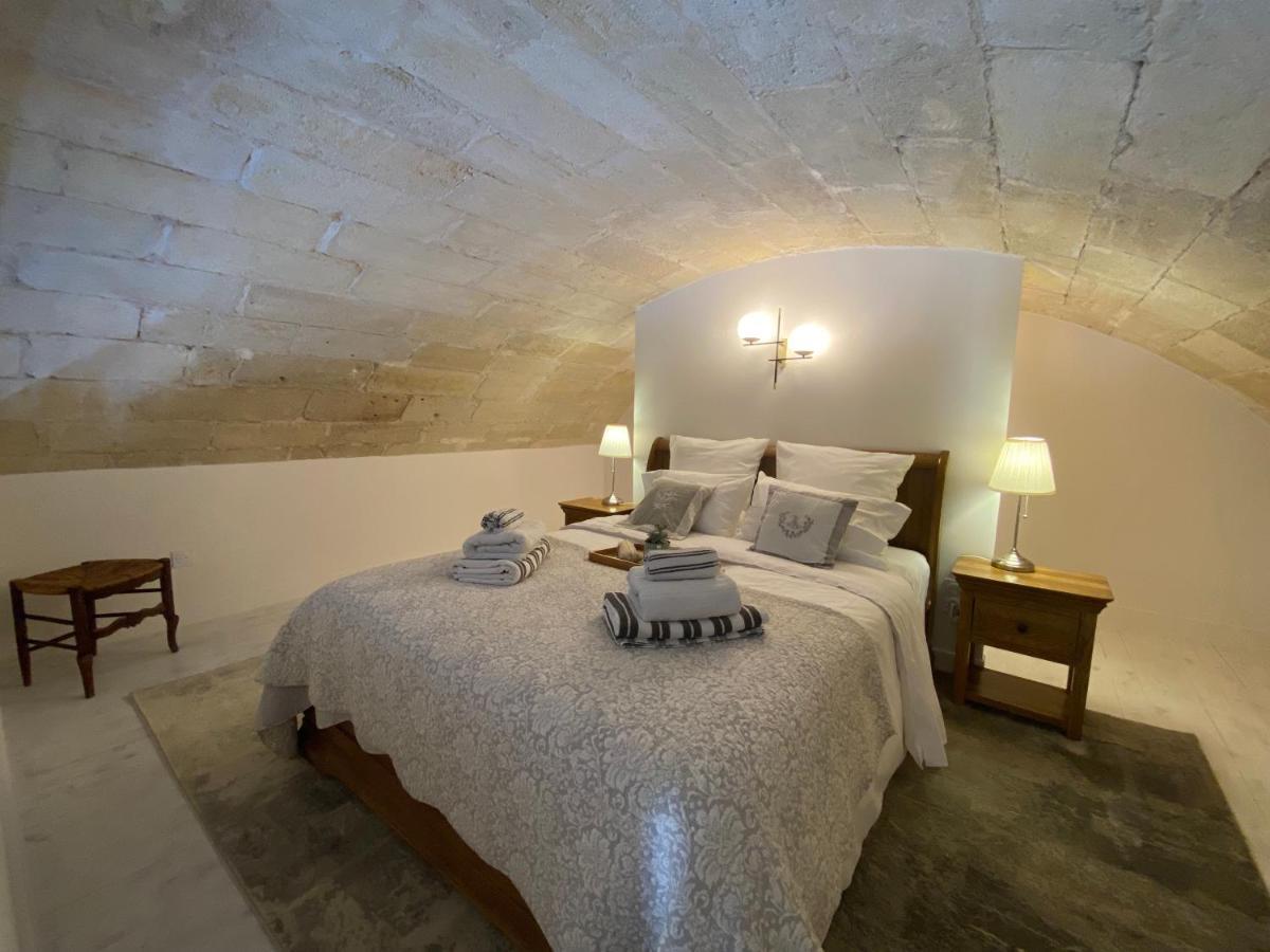 Appartement Avec Piscine Privee Dans Residence Pour 6 Personnes 于泽斯 外观 照片