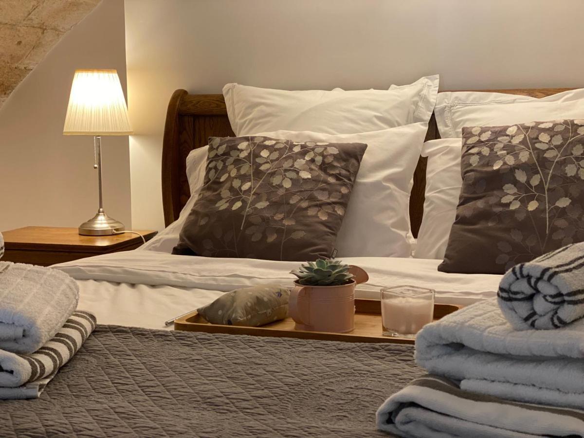 Appartement Avec Piscine Privee Dans Residence Pour 6 Personnes 于泽斯 外观 照片