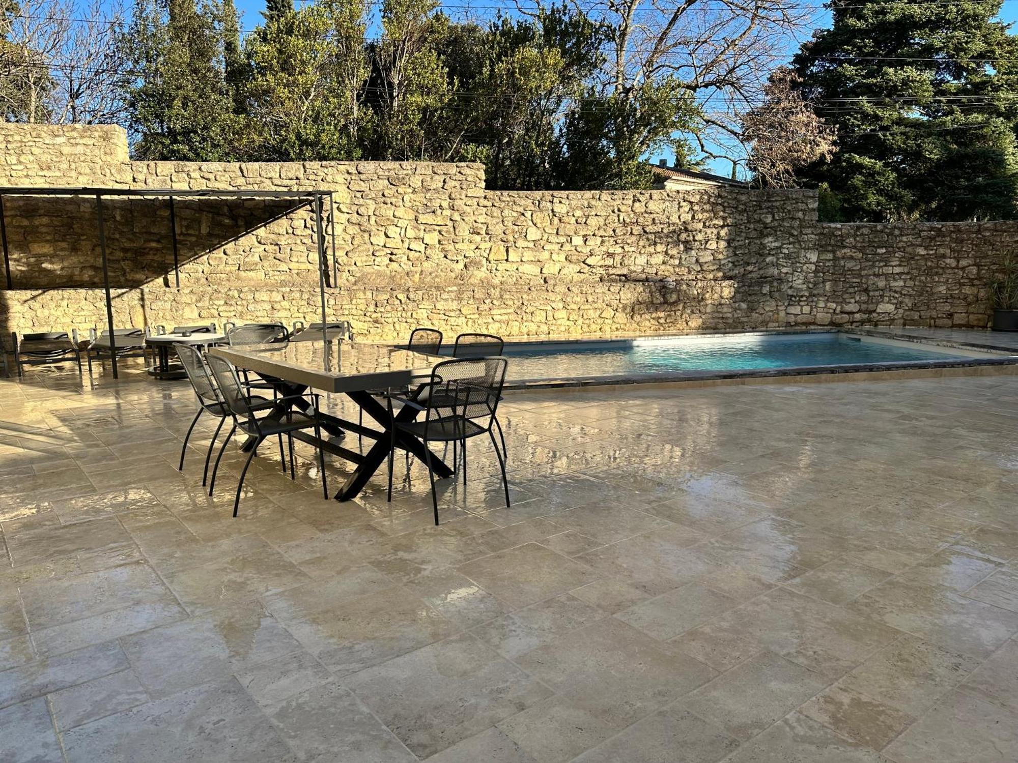 Appartement Avec Piscine Privee Dans Residence Pour 6 Personnes 于泽斯 外观 照片