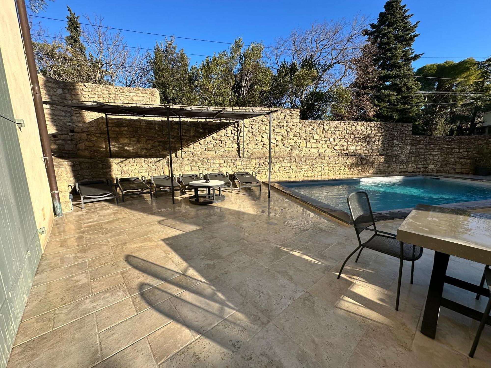 Appartement Avec Piscine Privee Dans Residence Pour 6 Personnes 于泽斯 外观 照片