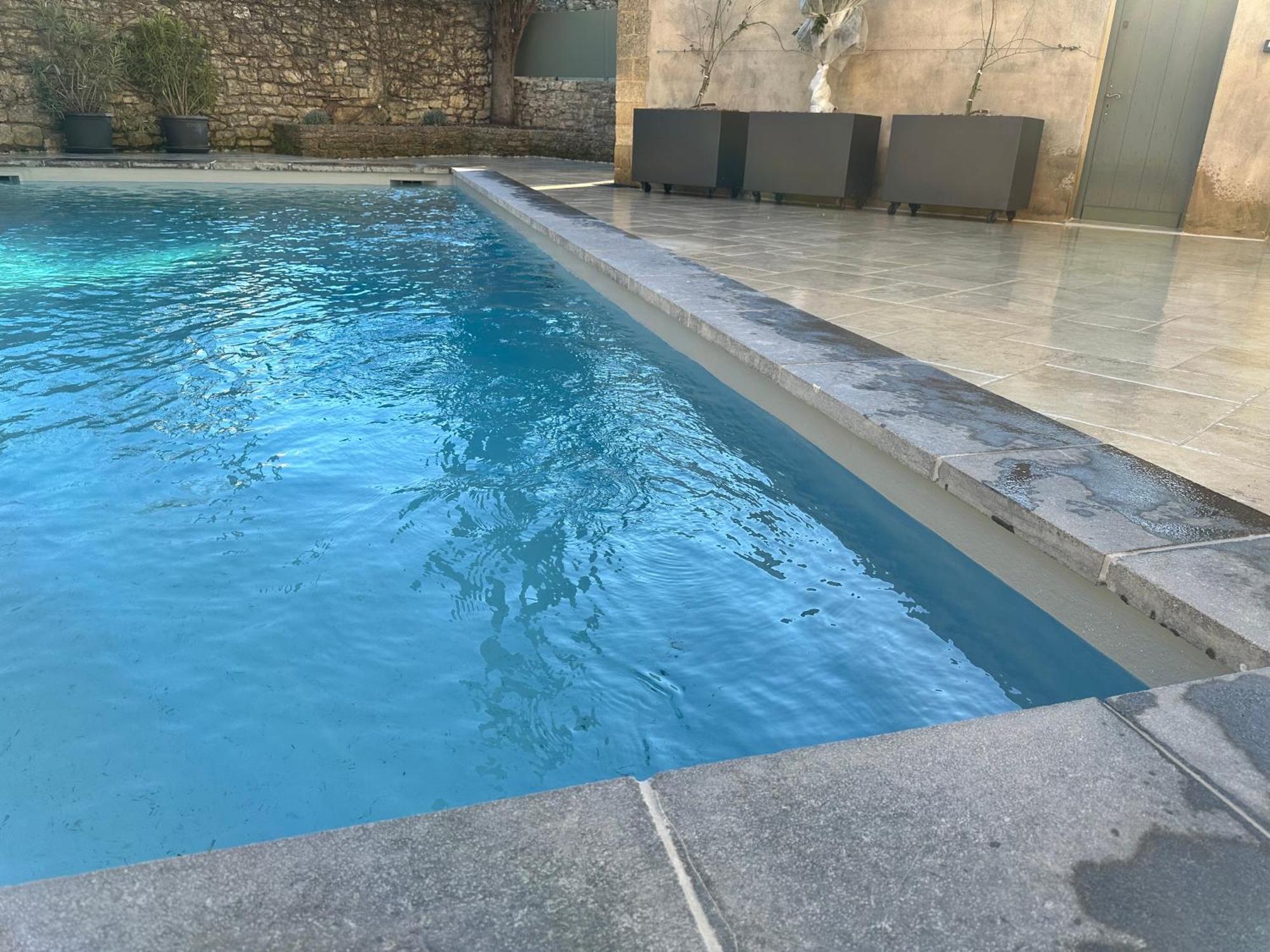 Appartement Avec Piscine Privee Dans Residence Pour 6 Personnes 于泽斯 外观 照片