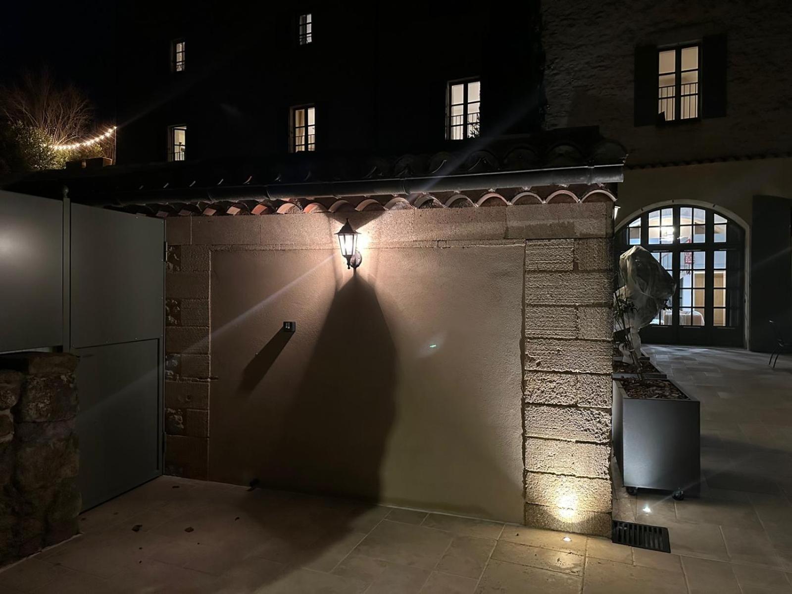 Appartement Avec Piscine Privee Dans Residence Pour 6 Personnes 于泽斯 外观 照片